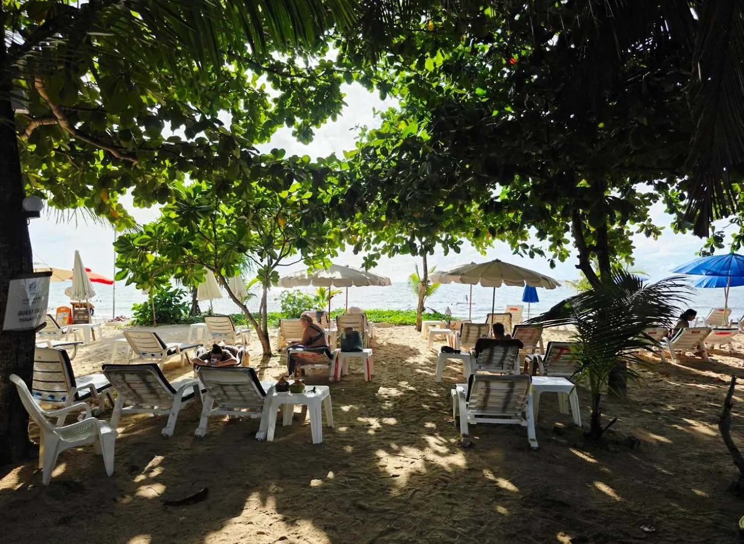 ** Semesteranläggning (resort) Tt Naiyang Beach Phuket Nai Yang Beach Thailand
